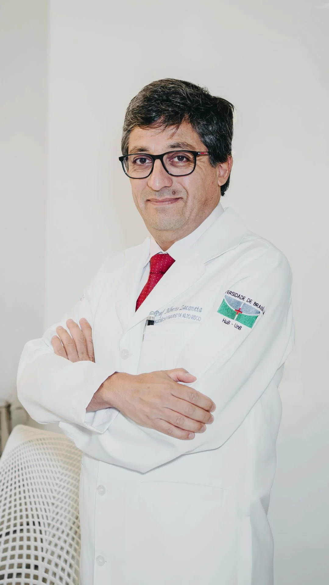 Dr. Alberto Carlos